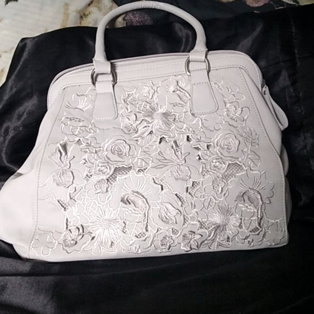 Gorgeous Big Buddha Purse🖤